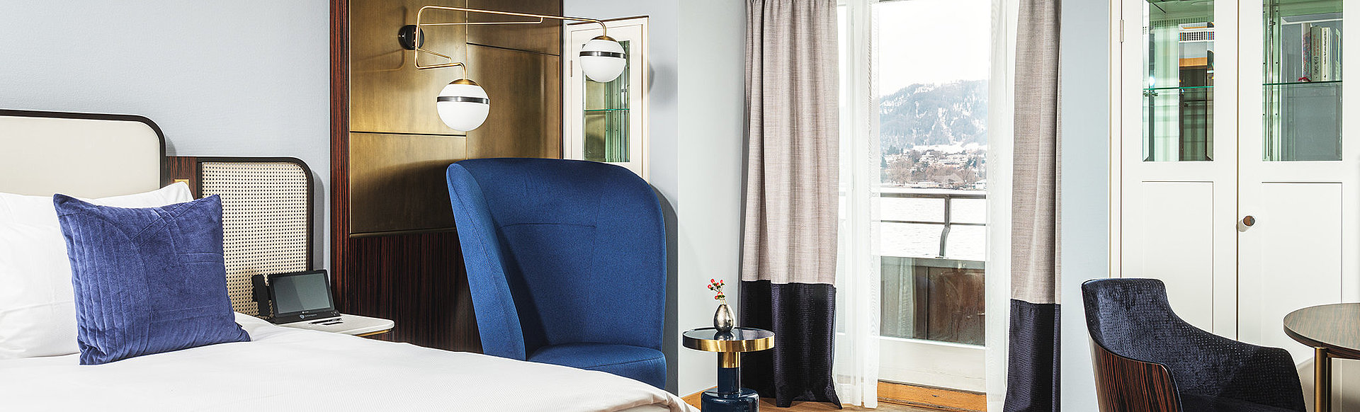 AMERON Zürich Bellerive au Lac Hotel Premium Zimmer mit Bett und Seeblick
